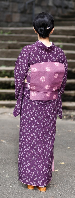 最安値級価格 上品な薄紫に雪輪の小紋 着物 nuseluj.com