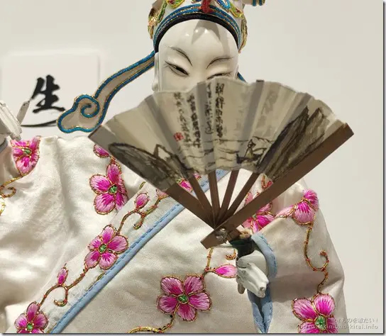 弓浜絣にこけしの帯留で台湾の伝統人形劇「布袋戯（ポテヒ）」の展覧会