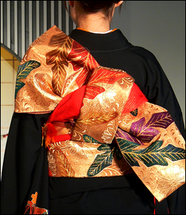 Kimono_backshot_by_sth_der