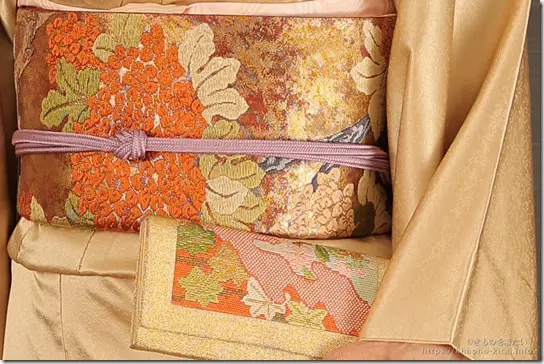 メルカリで購入した竹屋町刺繍の付下げに空想の花の唐織帯 – きものを 